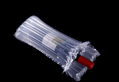 弘煌包裝主要給大家說一說快遞公司或者紅酒供應商在使用紅酒氣柱袋的時候，該如何減少其成本呢？
